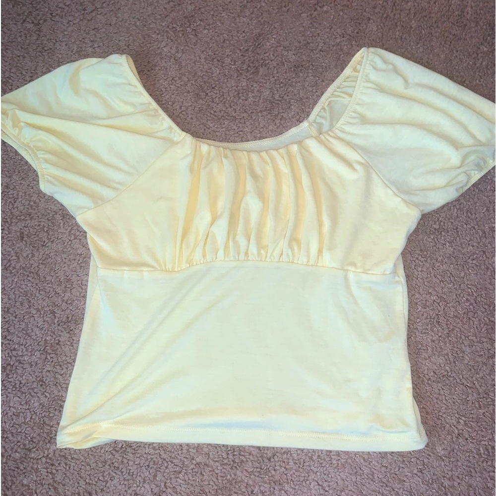 Kohl’s Pastel Yellow Crop T-Shirt